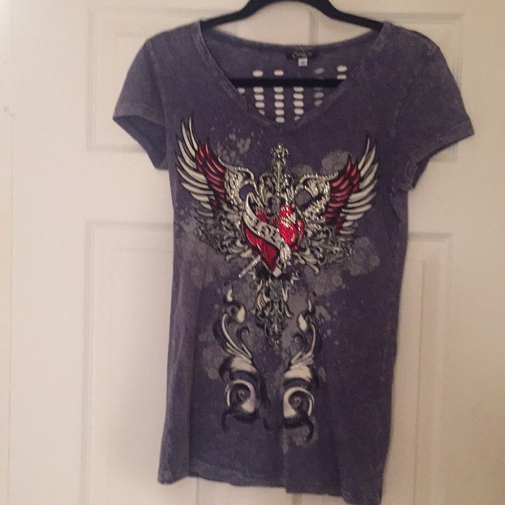 NWOT short sleeve LOVE top w/ laser cut ❤️on back